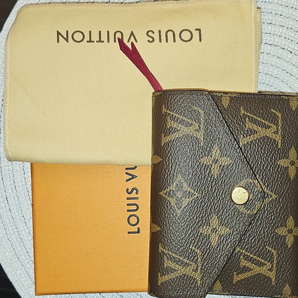Authentic BRAND NEW Louis Vuitton Brown Monogram Victorine Wallet - Picture 1 of 13